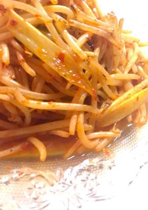 モヤシだけ♡ピリ辛中華炒め♡節約おかず-レシピのメイン写真