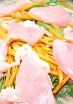 お手軽！鶏肉お野菜たっぷり☆濃厚白湯鍋-レシピのメイン写真
