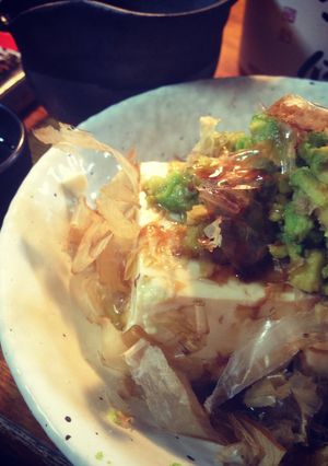 【酒の肴】冷奴とアボカドを燻製醤油で-レシピのメイン写真