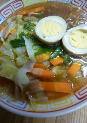 煮卵＆ゆで野菜をのせた醤油ラーメン-レシピのメイン写真