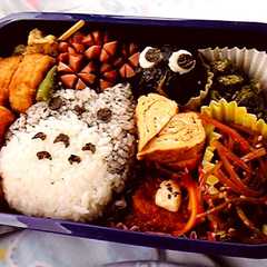 รูปของ キャラ弁 トトロ&まっくろくろすけ