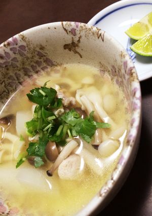 たっぷり茸と鶏肉の汁物-レシピのメイン写真