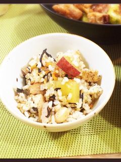 ひじきの煮物とさつまいもで炊き込みご飯-レシピのメイン写真