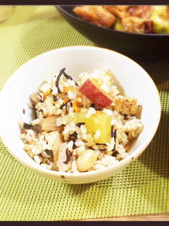 ひじきの煮物とさつまいもで炊き込みご飯-レシピのメイン写真