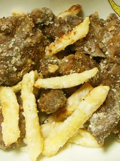鯨の竜田揚げと生姜チップのおつまみ-レシピのメイン写真