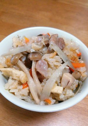 簡単！鶏肉とごぼうの炊き込みご飯♡-レシピのメイン写真