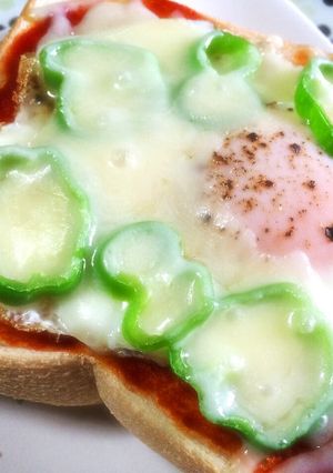 トマトソースでピザ風エッグトースト♫-レシピのメイン写真