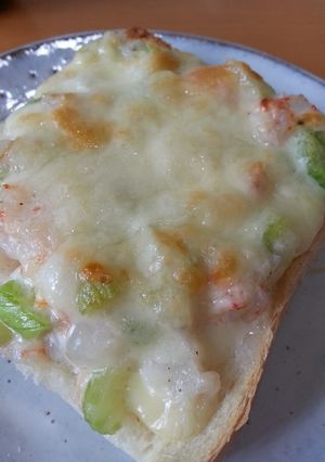 朝食・おつまみに！エビ＆セロリトースト-レシピのメイン写真