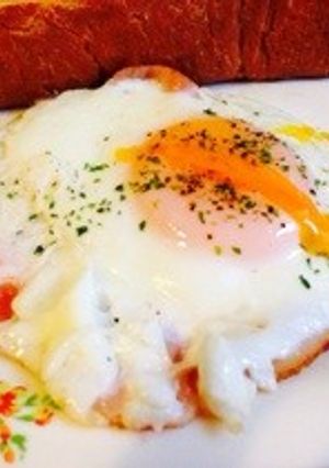 半熟玉子のベーコンエッグ-レシピのメイン写真