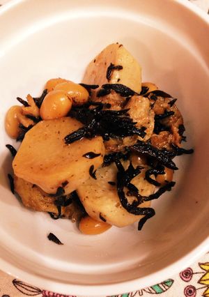 簡単すぎ！里芋とひじきの煮物-レシピのメイン写真