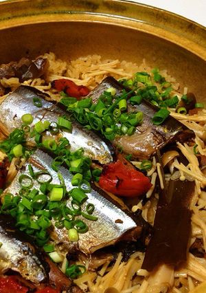 骨まで丸ごと！さんまとキノコの土鍋ご飯-レシピのメイン写真