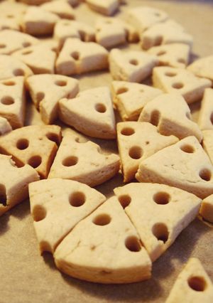 見た目もチーズなクッキー-レシピのメイン写真