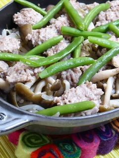 ストウブで豚ミンチともやしの蒸し煮-レシピのメイン写真