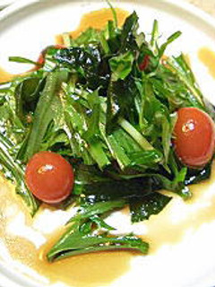 簡単ドレッシングで水菜とワカメのサラダ-レシピのメイン写真