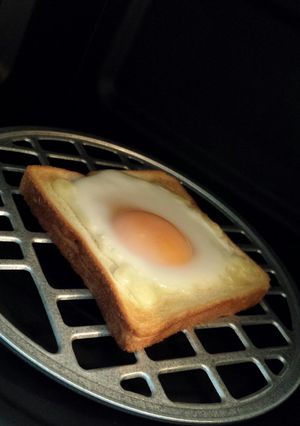 目玉焼きパン-レシピのメイン写真