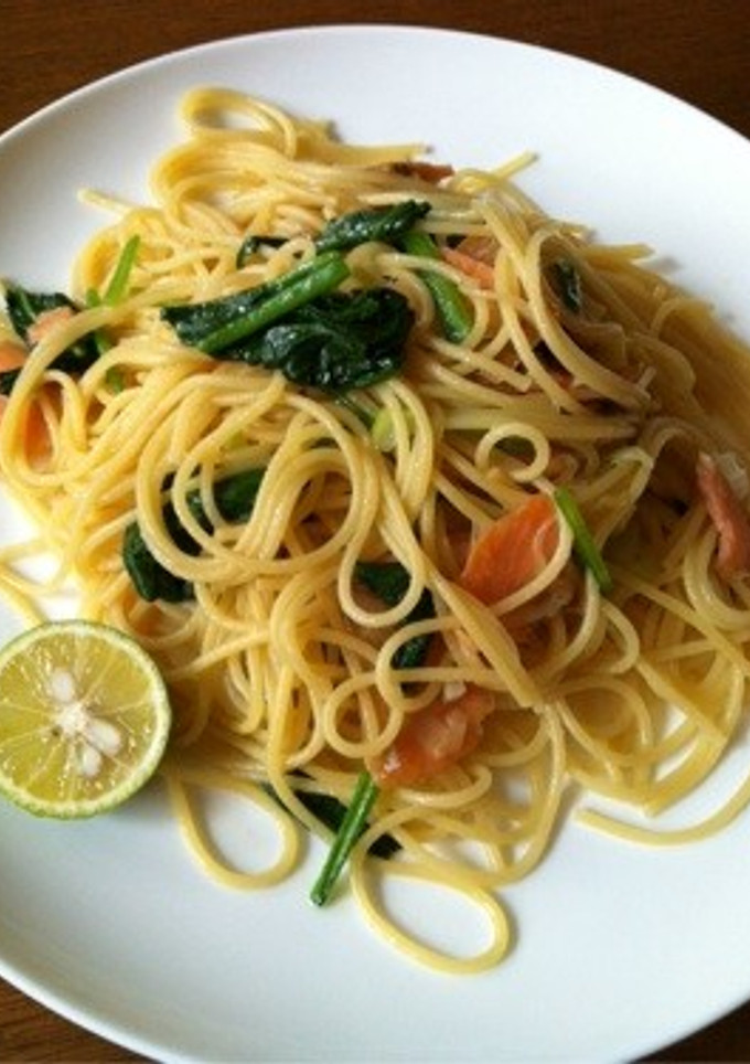 ほうれん草とスモークサーモンの和風パスタ-レシピのメイン写真