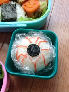 目玉おにぎり簡単✳︎ ハロウィン弁当-レシピのメイン写真