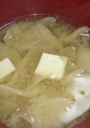 ウスヒラタケの味噌汁-レシピのメイン写真