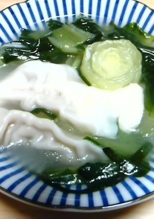 市販の餃子で中華スープ-レシピのメイン写真