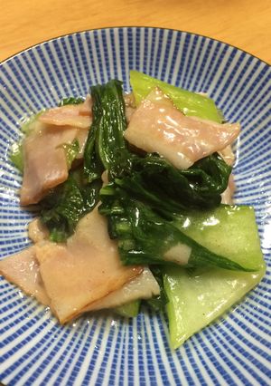 手抜きすぎ？！青梗菜とベーコン-レシピのメイン写真