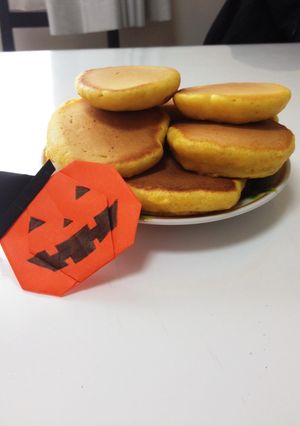 ハロウィンにも☆かぼちゃホットケーキ-レシピのメイン写真