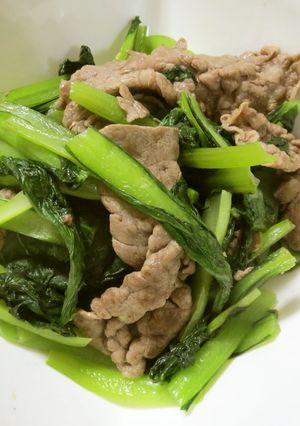 薄切り牛肉と小松菜のレモン塩炒め-レシピのメイン写真