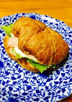 セロリ＆生ハムクリチのクロワッサンサンド-レシピのメイン写真