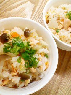 ★☆鮭と大根とシメジの炊き込みご飯♪-レシピのメイン写真