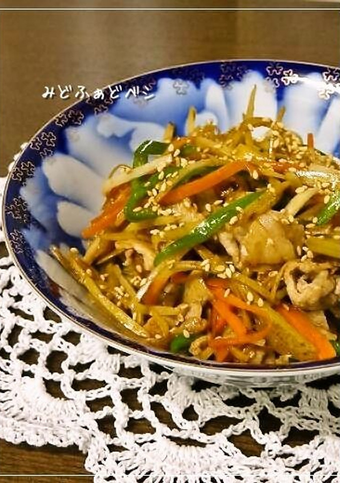 いろいろ野菜の皮と豚肉のピリ辛炒め-レシピのメイン写真