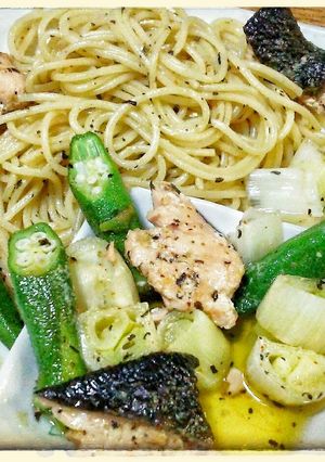 オクラと鮭とねぎのアヒージョ パスタ付き-レシピのメイン写真