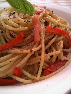 パプリカとベーコンの黒胡麻パスタ♪-レシピのメイン写真