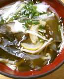 簡単 椎茸 えのき ワカメの お吸い物♪