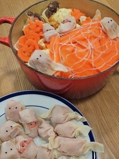 デコ鍋☆ハロウィン仕立ての雲吞トマト鍋-レシピのメイン写真