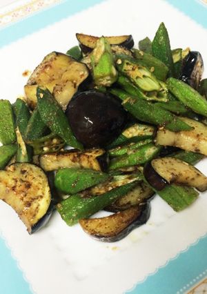 ご飯に合う！茄子とオクラのカレー炒め-レシピのメイン写真