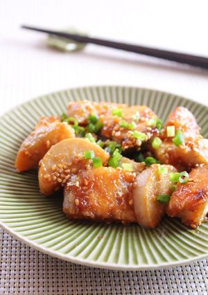 ぶりと里芋の甘辛ごま照り焼き-レシピのメイン写真
