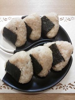 簡単に出来る☆おにぎりせんべいおにぎり-レシピのメイン写真