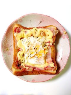 電子レンジで目玉焼きトースト-レシピのメイン写真
