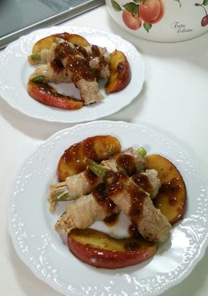 焼きリンゴと肉巻き-レシピのメイン写真