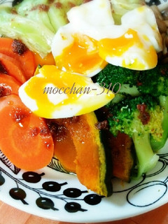 半熟卵とたっぷり温野菜*アンチョビソース-レシピのメイン写真