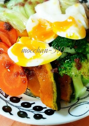 半熟卵とたっぷり温野菜＊アンチョビソース-レシピのメイン写真
