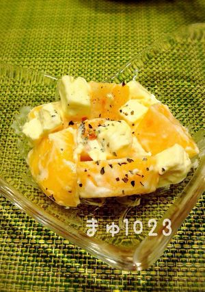簡単！柿とチーズの塩麹ヨーグルト和え-レシピのメイン写真