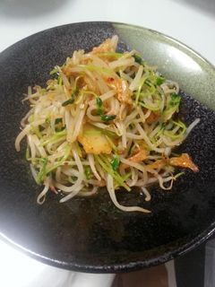 もやしと豆苗のキムチ炒め♡-レシピのメイン写真