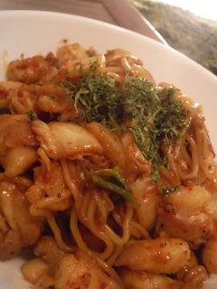 ☆包丁、まな板必要ナシ!ホルモン焼きそば-レシピのメイン写真