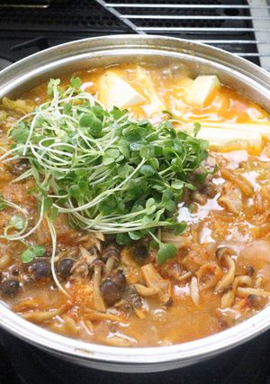 残ったキムチを再利用！簡単キムチ鍋-レシピのメイン写真