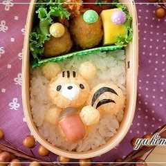 รูปของ キャラ弁♡どんぐりを持ったりすくん♡