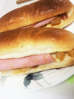 超熟ロールで朝食!簡単ハムサンド-レシピのメイン写真