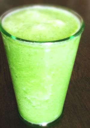 簡単 パセリとりんごのグリーンスムージー-レシピのメイン写真