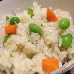 รูปของ 枝豆としらすの炊き込みごはん