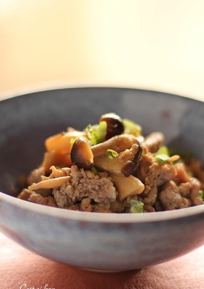 たっぷりきのこと豚肉の煮物-レシピのメイン写真
