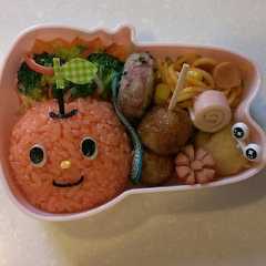 รูปของ 簡単*幼稚園お弁当*ぷっぷる*キャラ弁